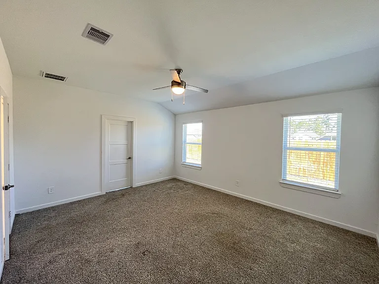 14206 Black Canyon Ln — Photo 13