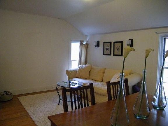 2nd image of 121 Caroline St APT 4
