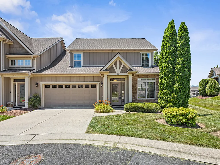58 Burlington Ln — Photo 1
