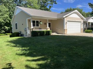 1256 Blue Heron Dr, Ludington, MI 49431