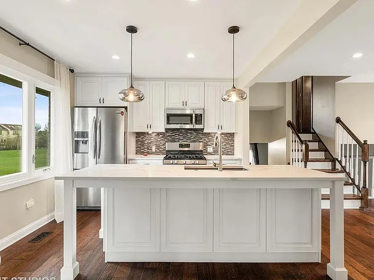 1301 Virginia Dr — Photo 3