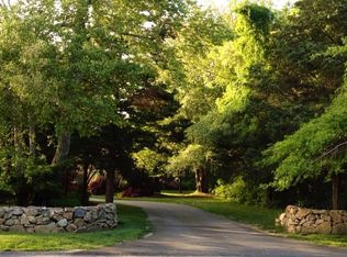 15 Riverview Dr, Westport, MA 02790
