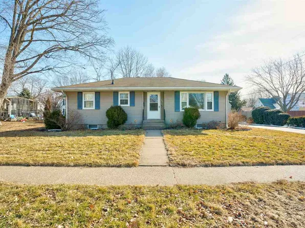 104 S 7th Ave, Washington, IA 52353