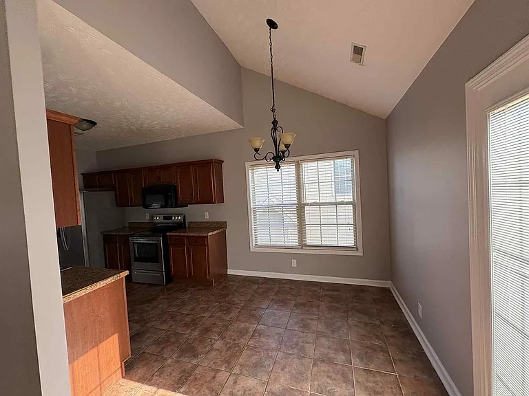 1213 Chinook Cir — Photo 52
