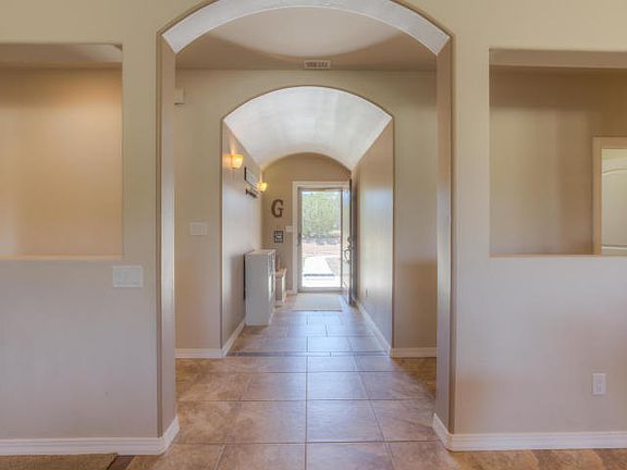 4th image of 14 Kiva Pl
