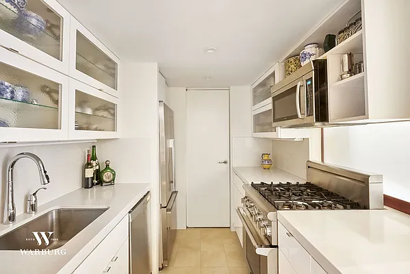 Sold by Warburg | media 12