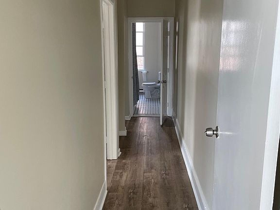 5th image of 4720 Princeton Ave Floor 2