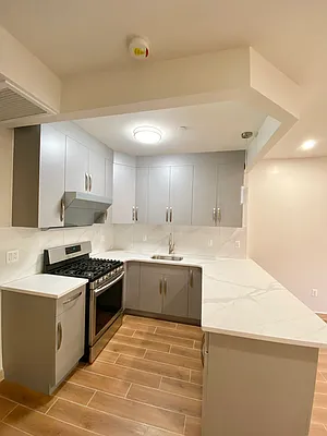 Rented by E Realty International Corp | media 35