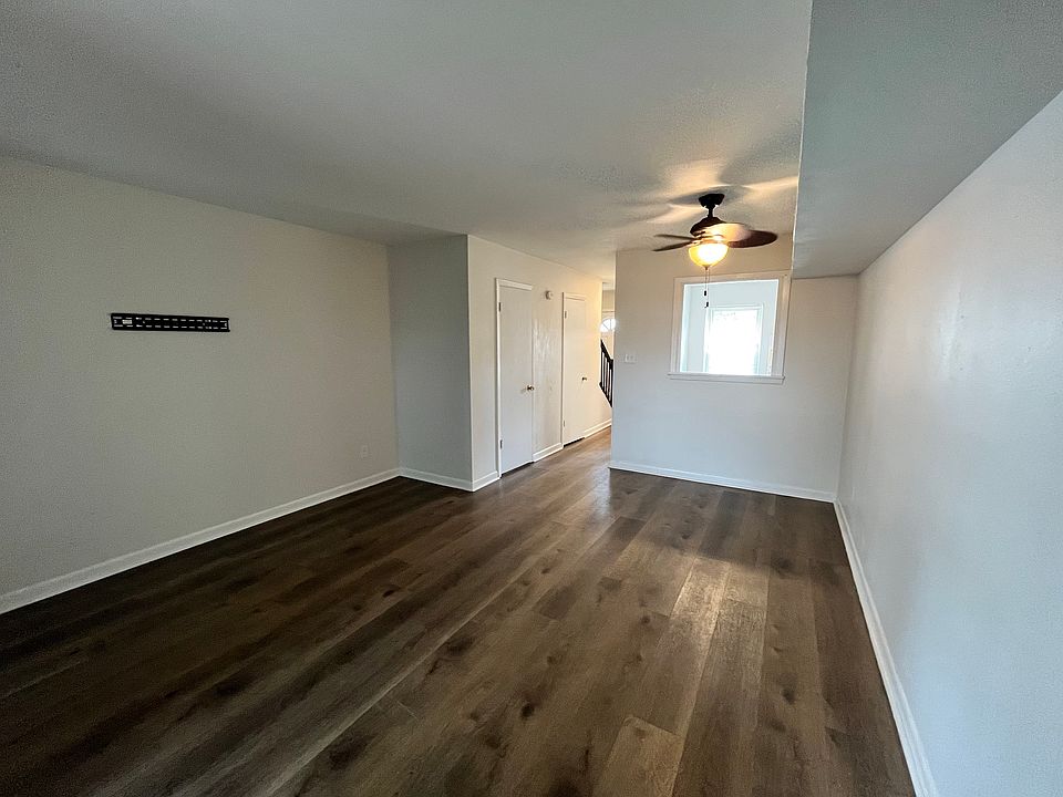 1st image of 2832 Mackey Ln