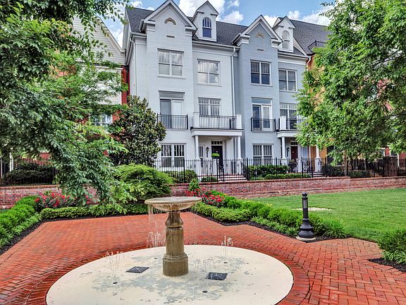 3rd image of 265 Finial Ave