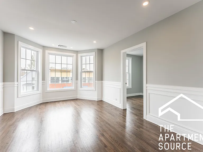 1923 N Pulaski Rd #2 — Photo 3