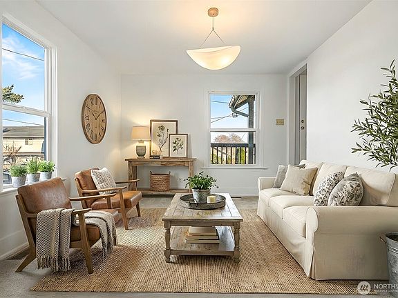 4th image of 1328 Chestnut Street