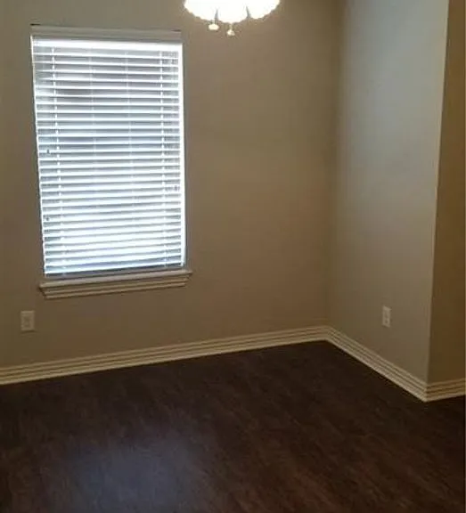 631 N Longfellow Ln — Photo 14