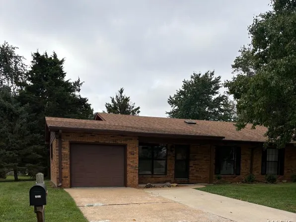 2418 College Ave, Belleville, IL 62221