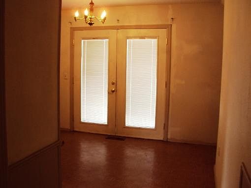 5th image of 402 S Williams St
