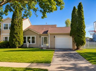 387 Chaparral Cir #387, Elgin, IL 60120