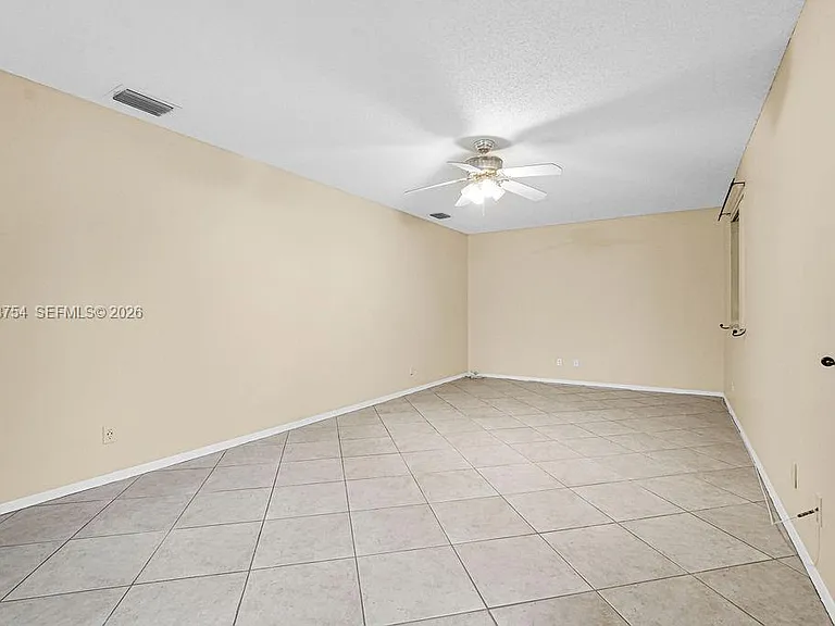 1623 E Harmony Lake Cir — Photo 83