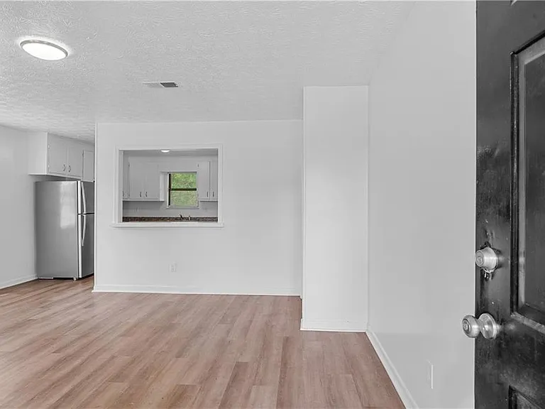 340 Tanglewood Dr #A — Photo 2