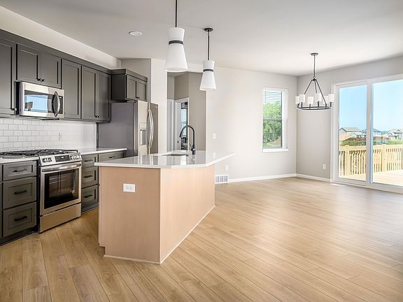 4th image of 1752 Waverly Way