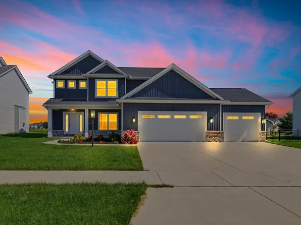 412 Sutton St, Savoy, IL 61874