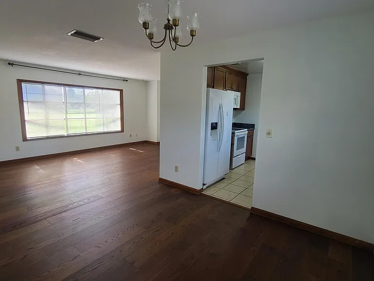 1646 W Paradise Ln — Photo 14