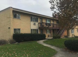 593 Park Plz APT 5, Glen Ellyn, IL 60137
