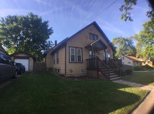 708 Walnut Ave, Elgin, IL 60123