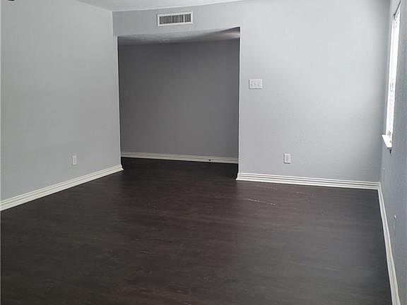 3rd image of 6413 Gateridge Cir