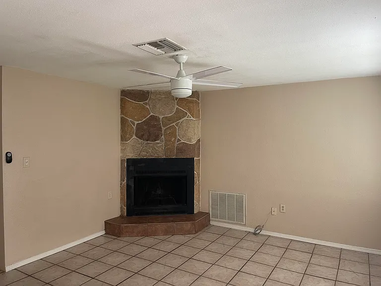 5633 Auld Ln — Photo 5
