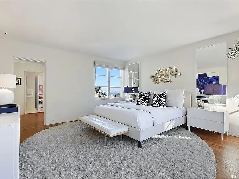 2519 Broadway St — Photo 11