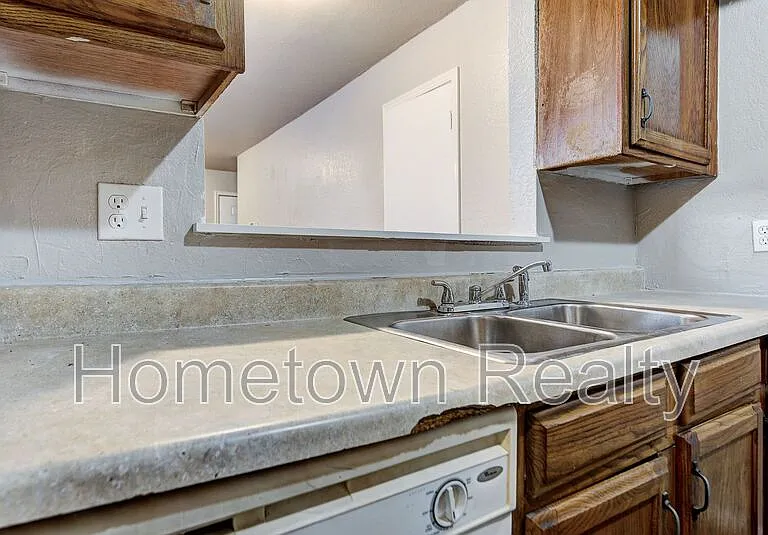 310 NW 118th St — Photo 15