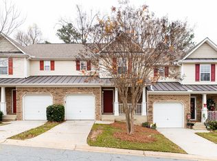 427 Red Coat Ln, Woodstock, GA 30188