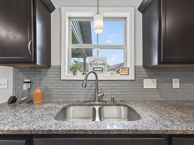 1200 Eagles Nest Ln — Photo 16