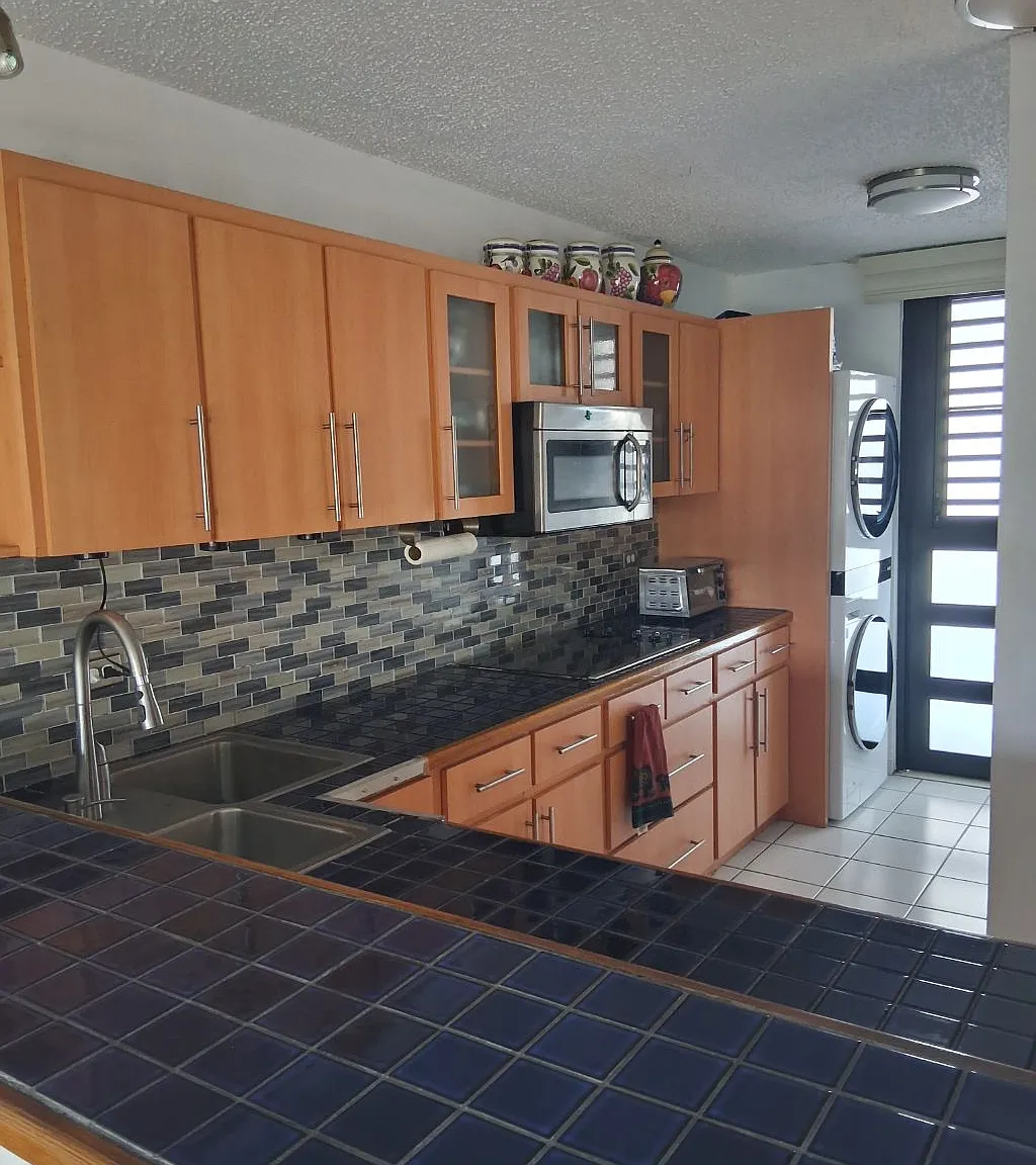 4 bed, 2.5 bath, 1500 sqft, $2,500 — Photo 2
