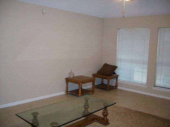 4th image of 2530 Thunderbird Dr