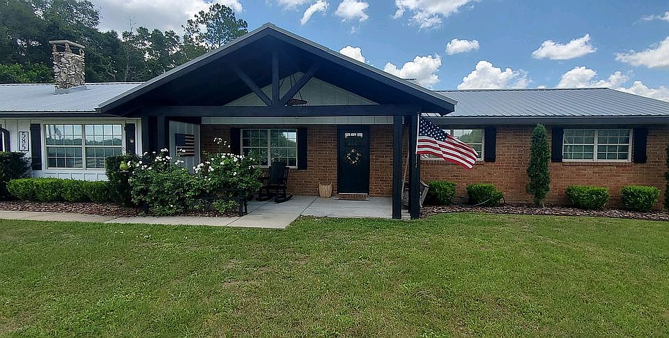 1st image of 585 SW Bishop Ave