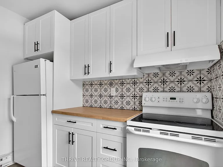259 Clarence St — Photo 5