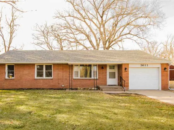3611 N Waldron St, Hutchinson, KS 67502