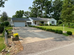 3335 E Maplewood Ave, Decatur, IL 62521