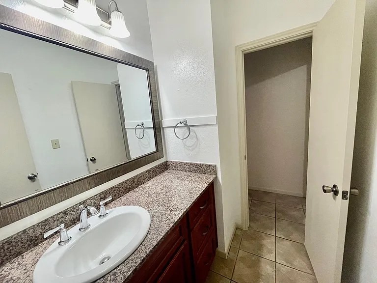 421 W San Antonio St #J1 — Photo 16