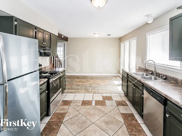 5979 Rosewind Cir W — Photo 7