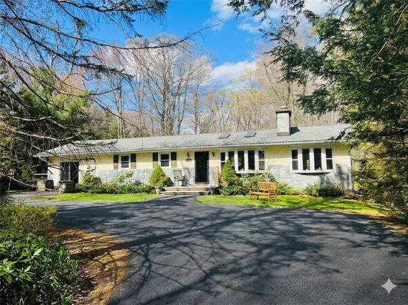 215 Larch Oval, Tobyhanna, PA 18466