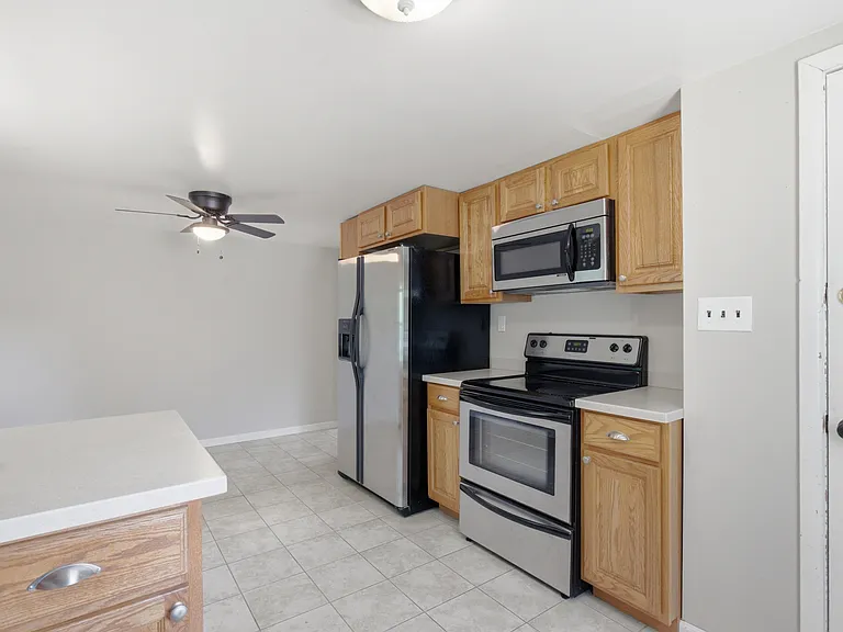 35 Fountain Ave — Photo 14
