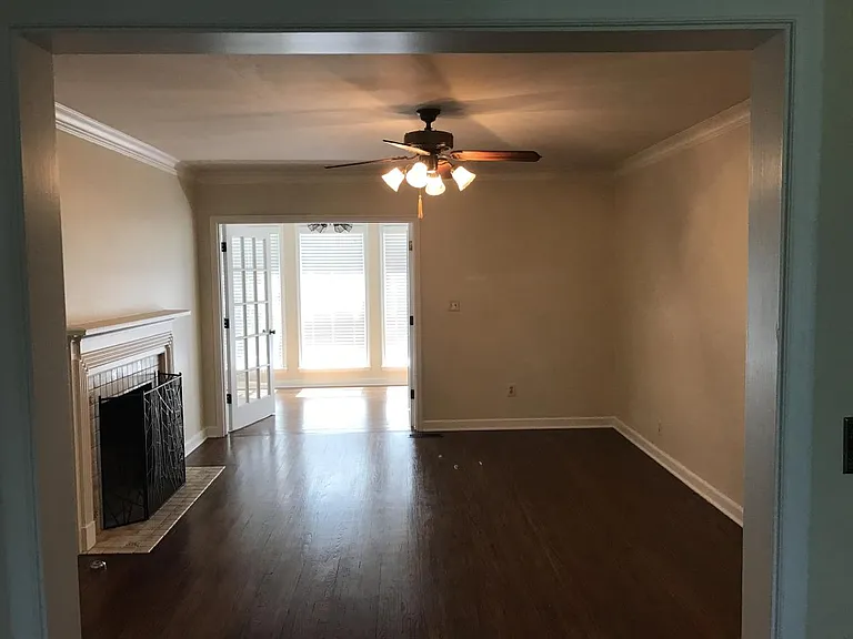917 E 36th Pl — Photo 10