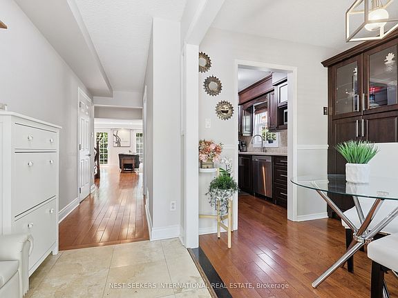 4th image of 36 Stornwood Ct