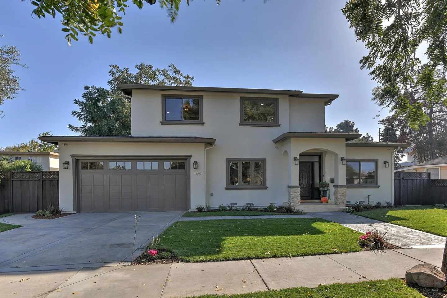 1580 Willowbrae Ave photo 1