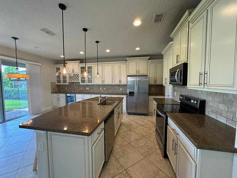 12119 Uleta Ln — Photo 22