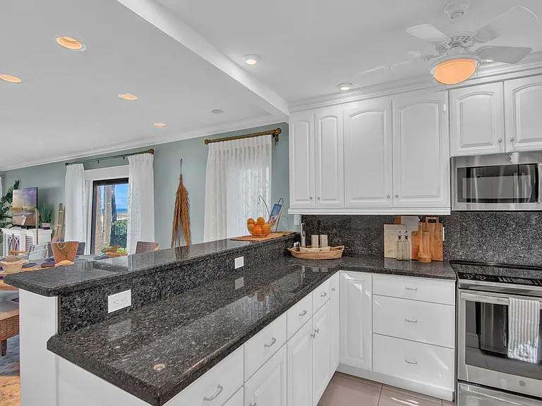 3939 Ocean Dr #201A — Photo 11