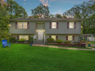 220 Twin Arch Rd, Rock Tavern, NY 12575