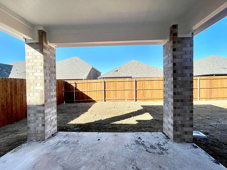 1203 Mahogany Dr — Photo 25